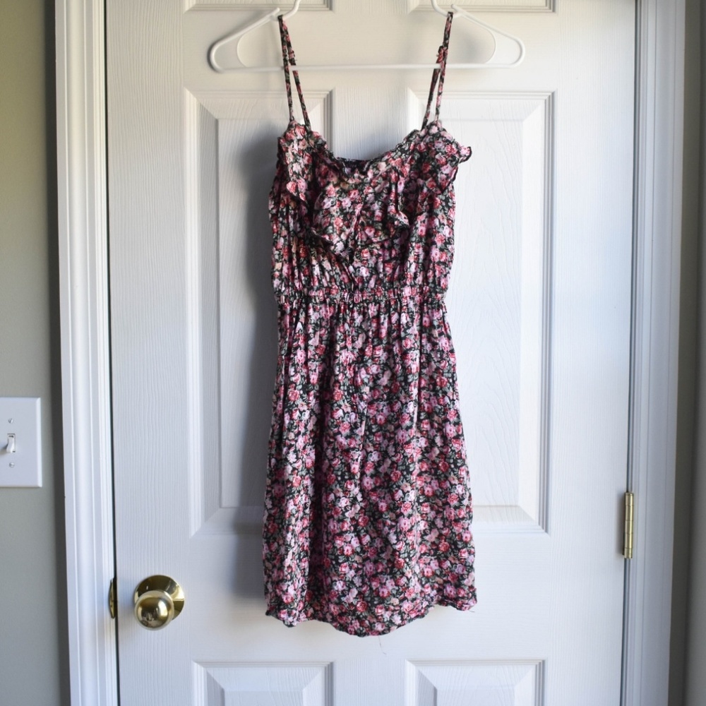 CLEARANCE❗Rue21 Black Floral Ruffle Dress - S